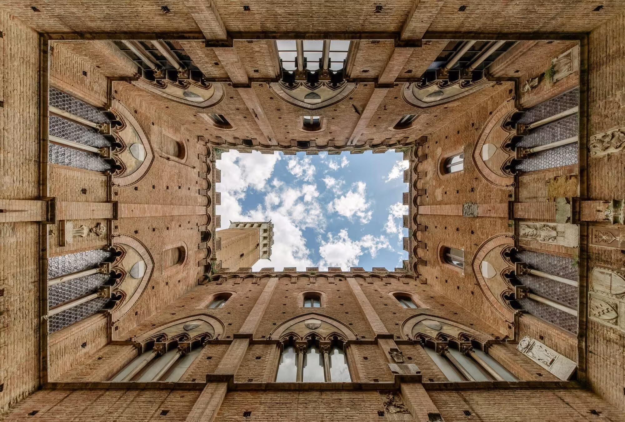 MEDIEVAL MASTERPIECES OF TUSCANY MEDIEVAL MASTERPIECES OF TUSCANY