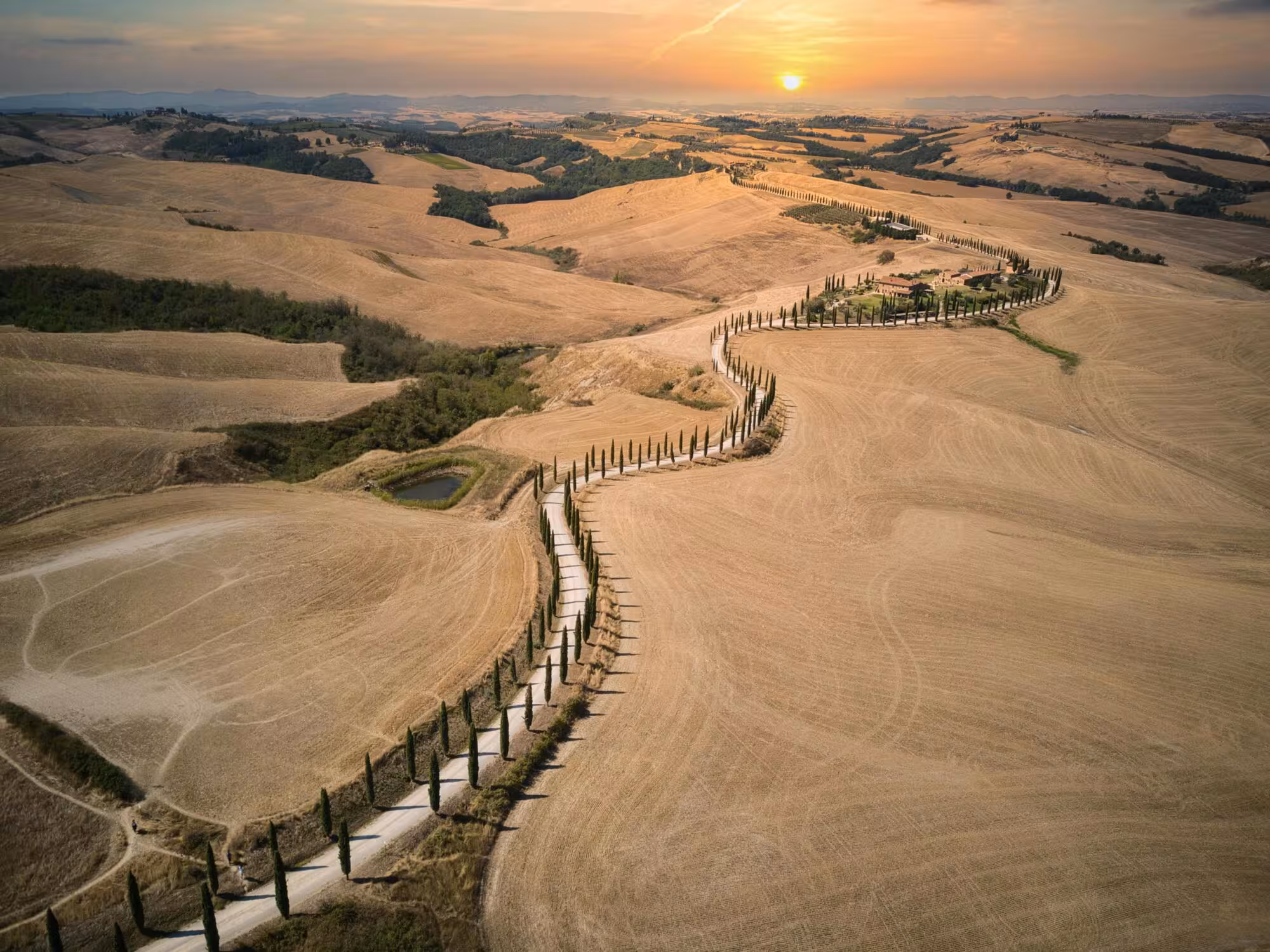 ETRUSCANS, HISTORIC VILLAGES AND VINEYARDS ETRUSCANS, HISTORIC VILLAGES AND VINEYARDS